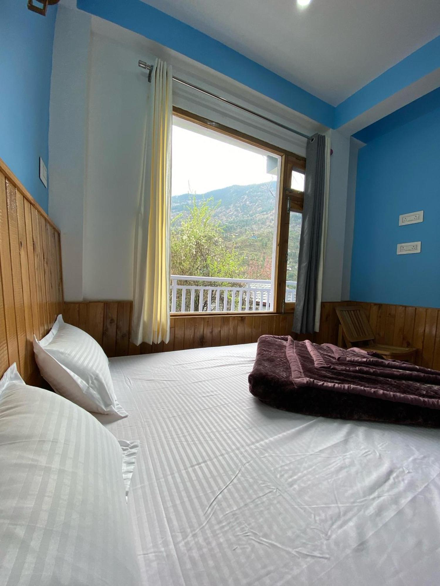 Diya Mountain House Tirthan Banjār Exterior photo